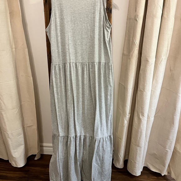 Gray Sleeveless Maxi Dress - Picture 2 of 3